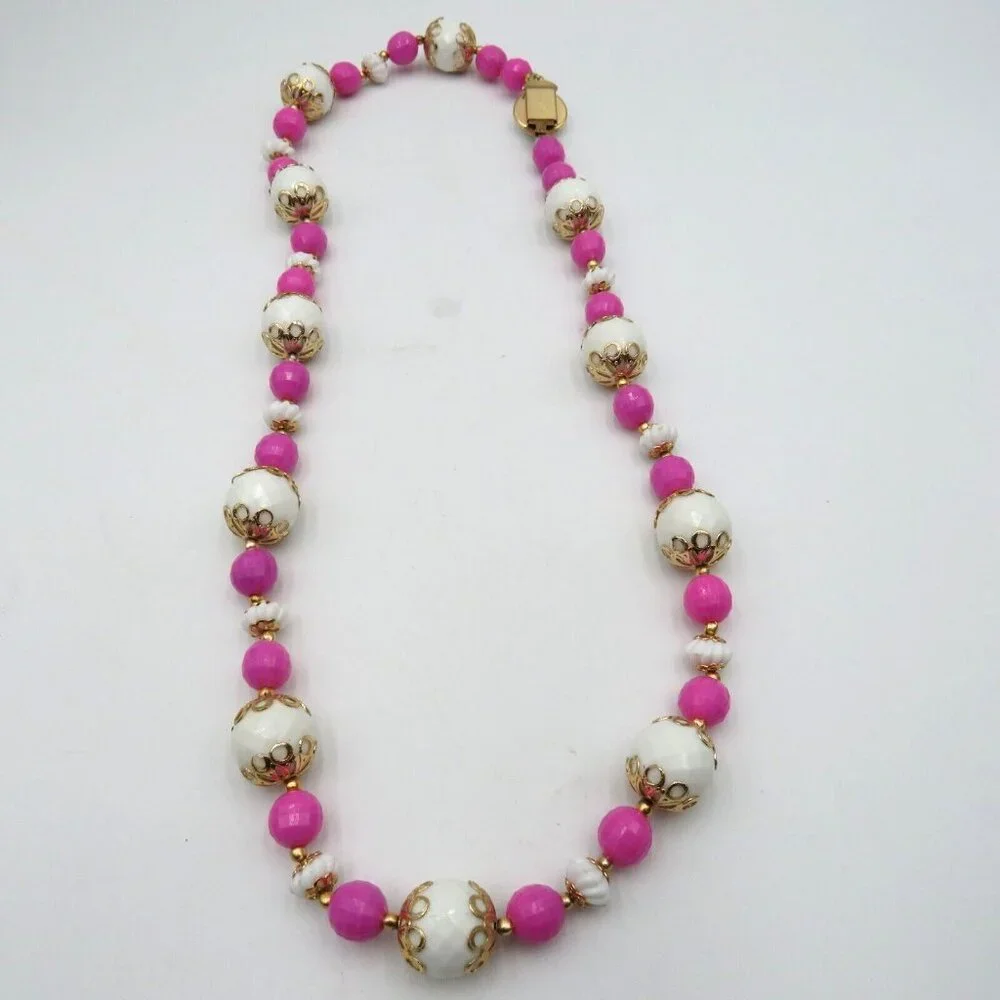 Hong Kong Necklace 24